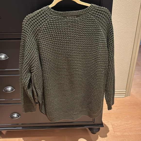 Olive green sweater - Picture 3 of 3